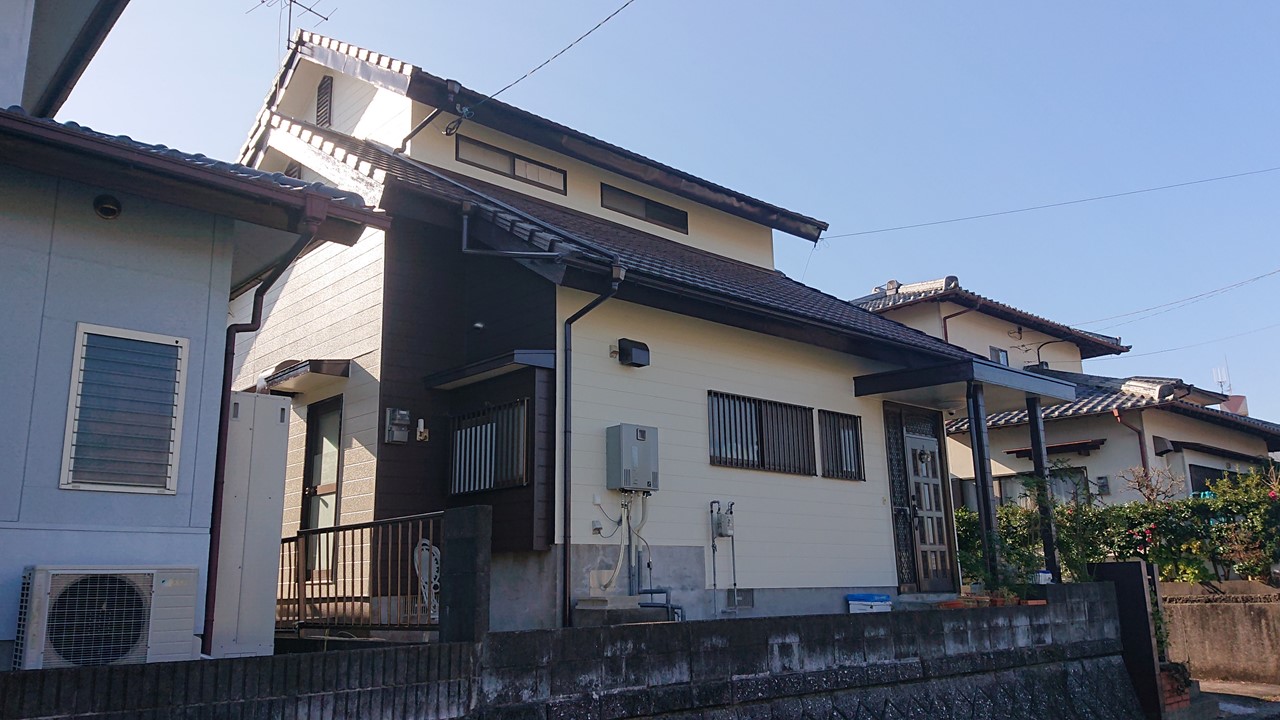 外壁塗装で差し色に茶色入れて こだわった配色の家に 宮崎市清武町 宮崎市で外壁塗装や屋根の塗り替えなら塗装専門の光和建装